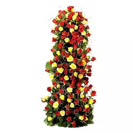 100 Red And Yellow Roses Arrangement