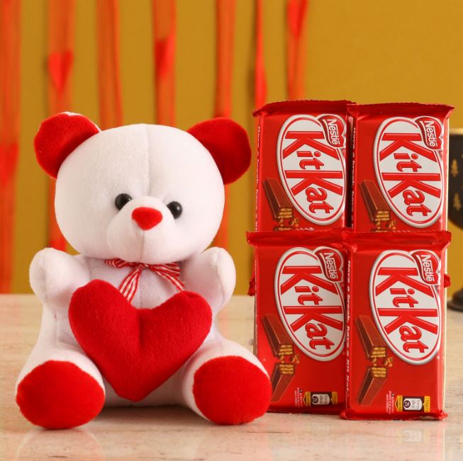4 KitKat & Small Teddy